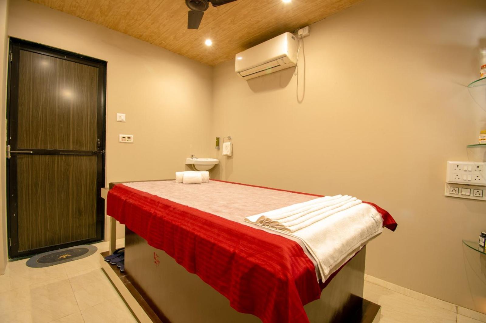 Flora Ecostay Resort And Spa Lonavala Exterior photo